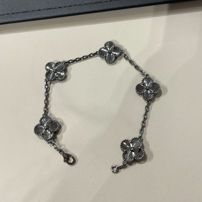 [✨ROSE✨]CLOVER 5 MOTIF BLACK BRACELET