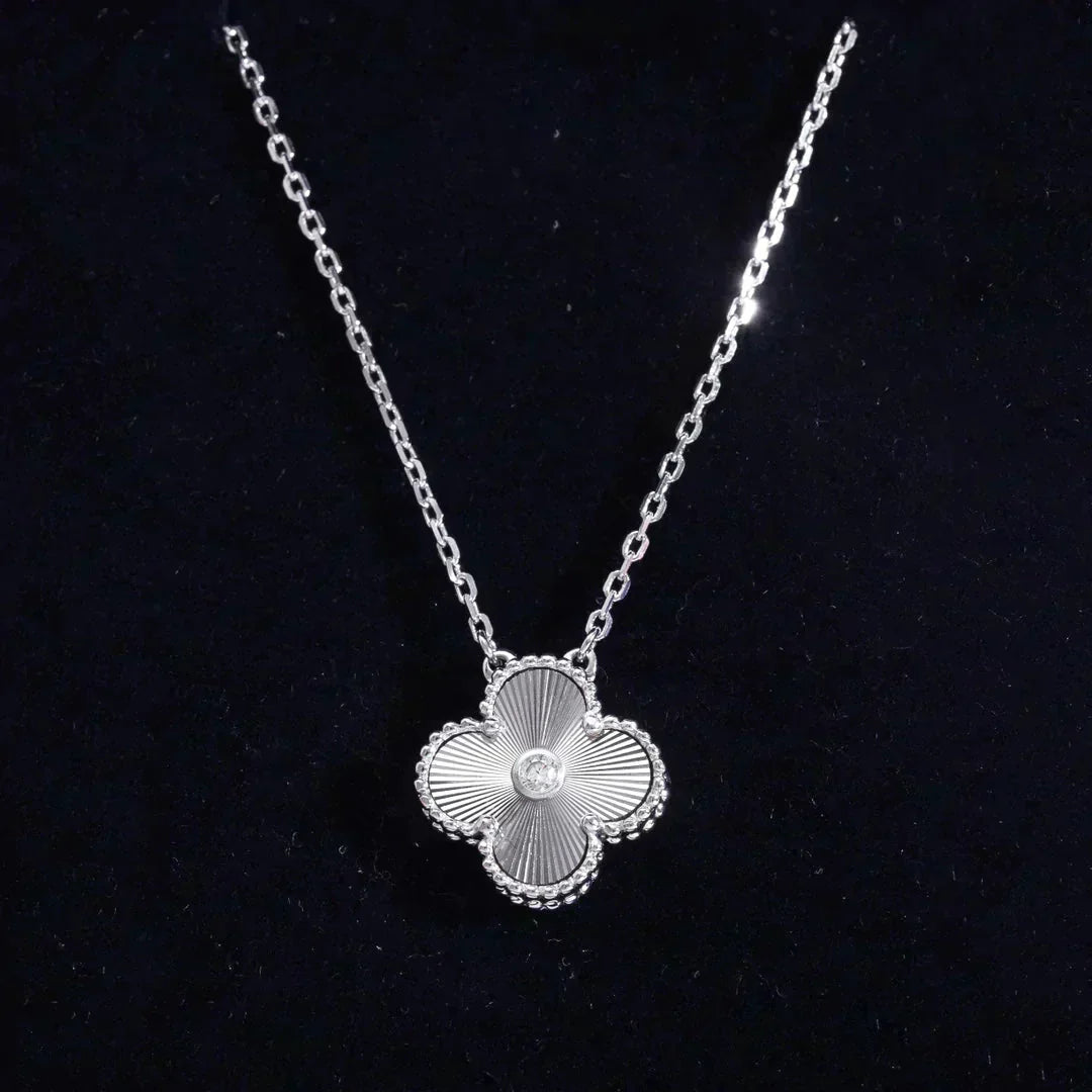 [✨ROSE✨]CLOVER  15MM DIAMOND LASER NECKLACE SILVER