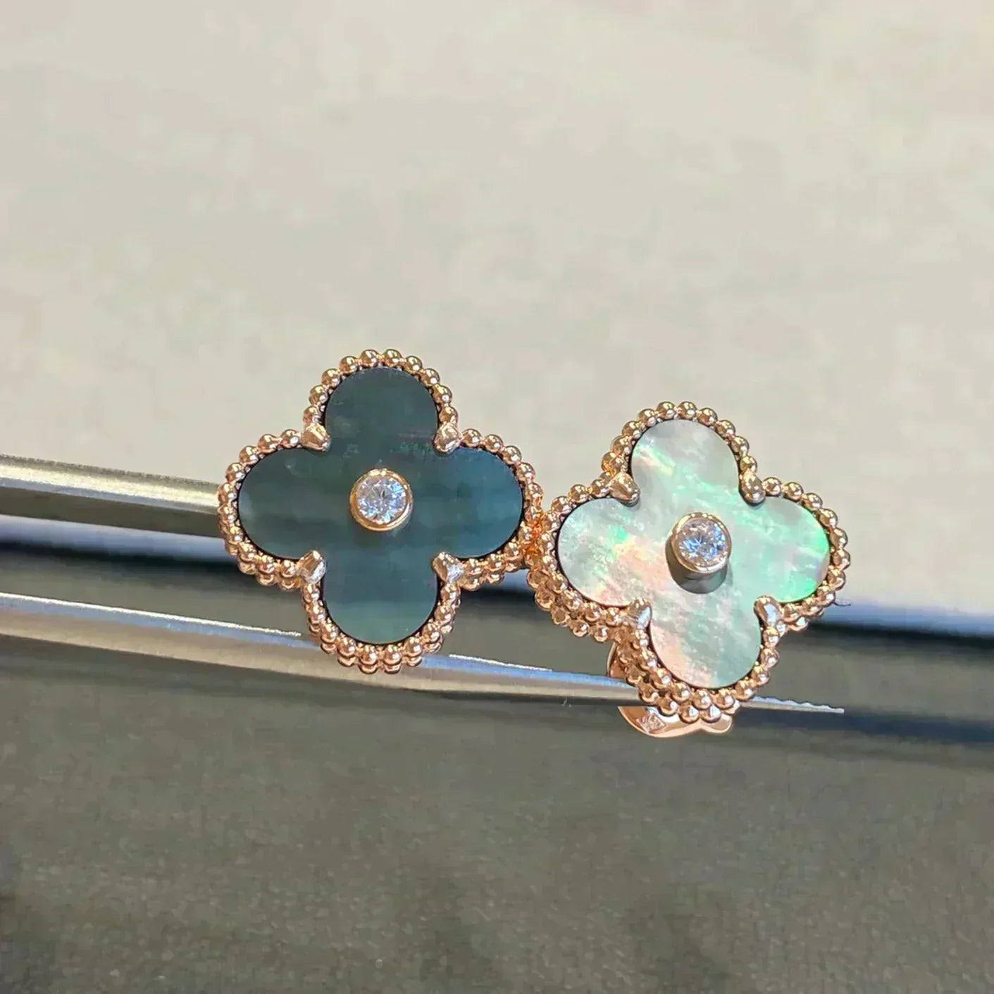 [✨ROSE✨]CLOVER MEDIUM 1 MOTIFS GRAY MOP  DIAMOND EARRINGS