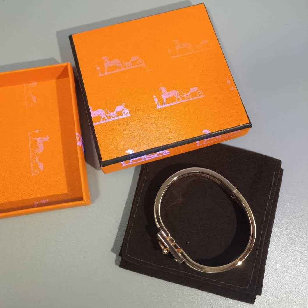 [✨ROSE✨]H GREY BRACELET