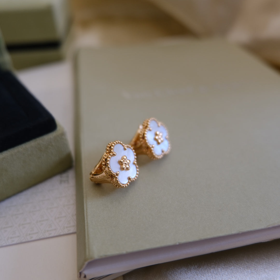 [✨ROSE✨]LUCKY PINK GOLD WHITE MOP EARRINGS