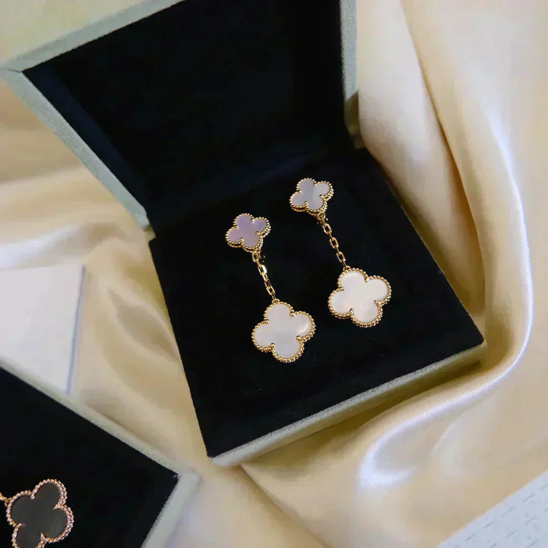 [✨ROSE✨]CLOVER 2 MOTIF WHITE MOP EARRINGS