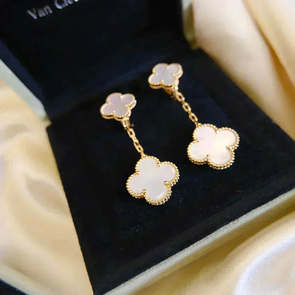 [✨ROSE✨]CLOVER 2 MOTIF WHITE MOP EARRINGS