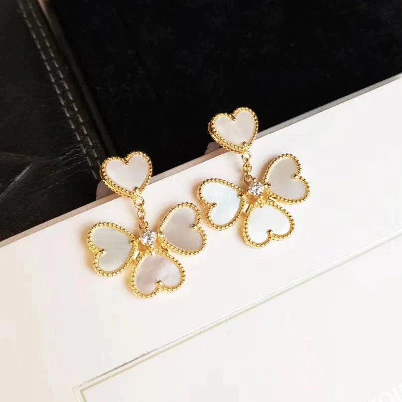 [✨ROSE✨]CLOVER SWEET WHITE MOP EARRINGS