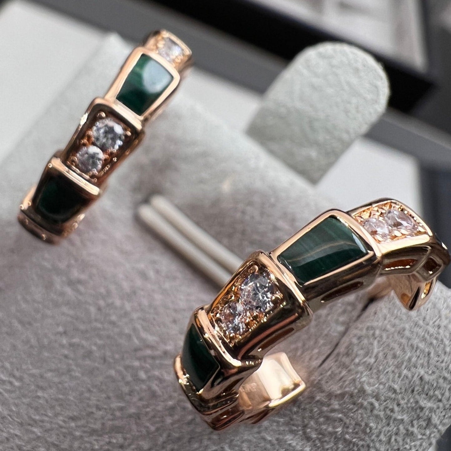 [✨ROSE✨]SERPENTI MALACHITE PINK GOLD EARRINGS