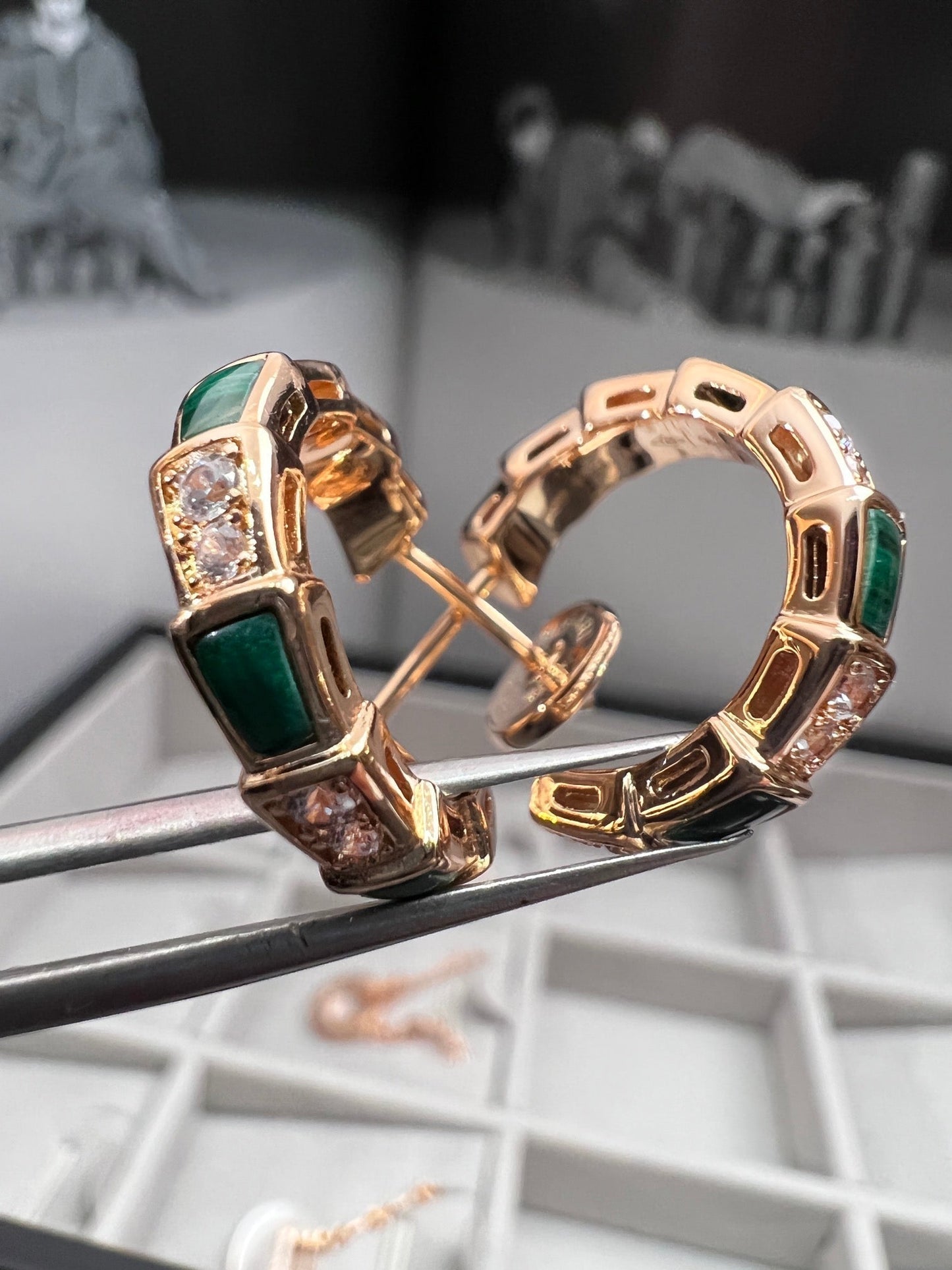 [✨ROSE✨]SERPENTI MALACHITE PINK GOLD EARRINGS