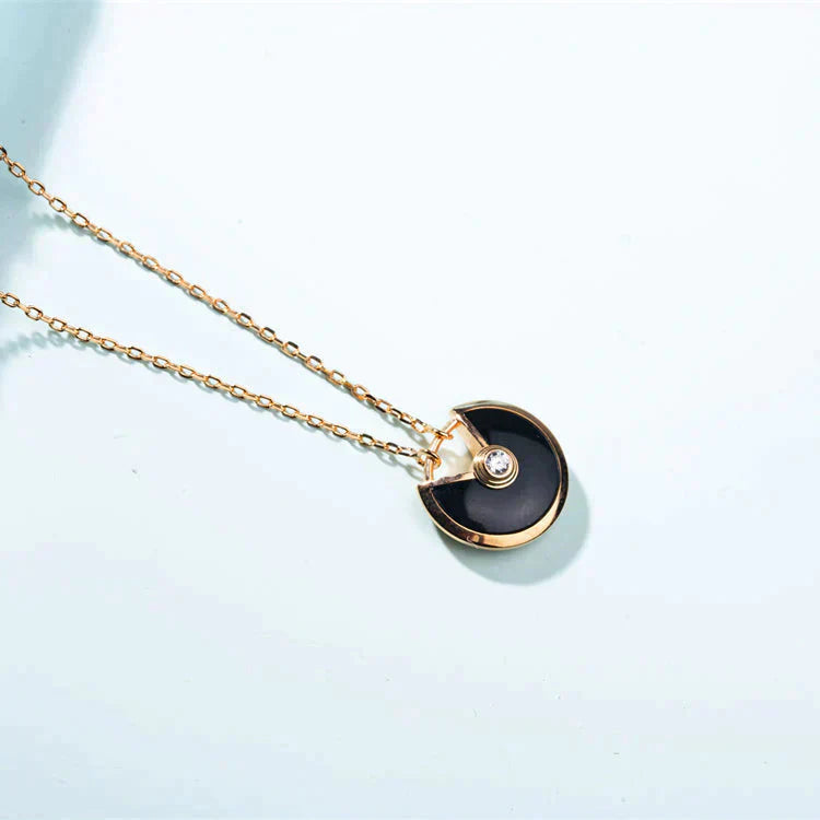 [✨ROSE✨]AMULETTE GOLD CARNELIAN ONYX NECKLACE