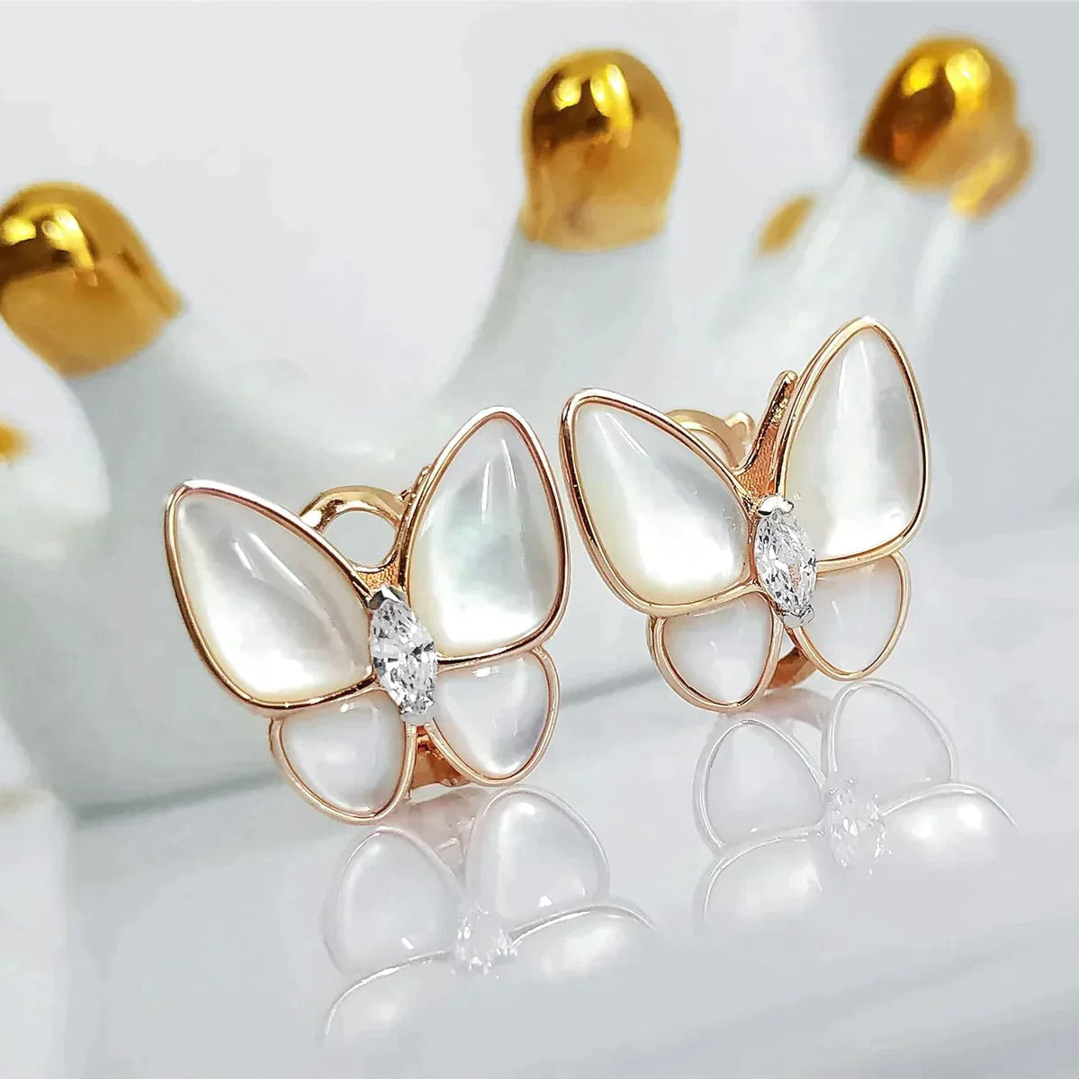 [✨ROSE✨]BUTTERFLY MOP DIAMOND EARRINGS