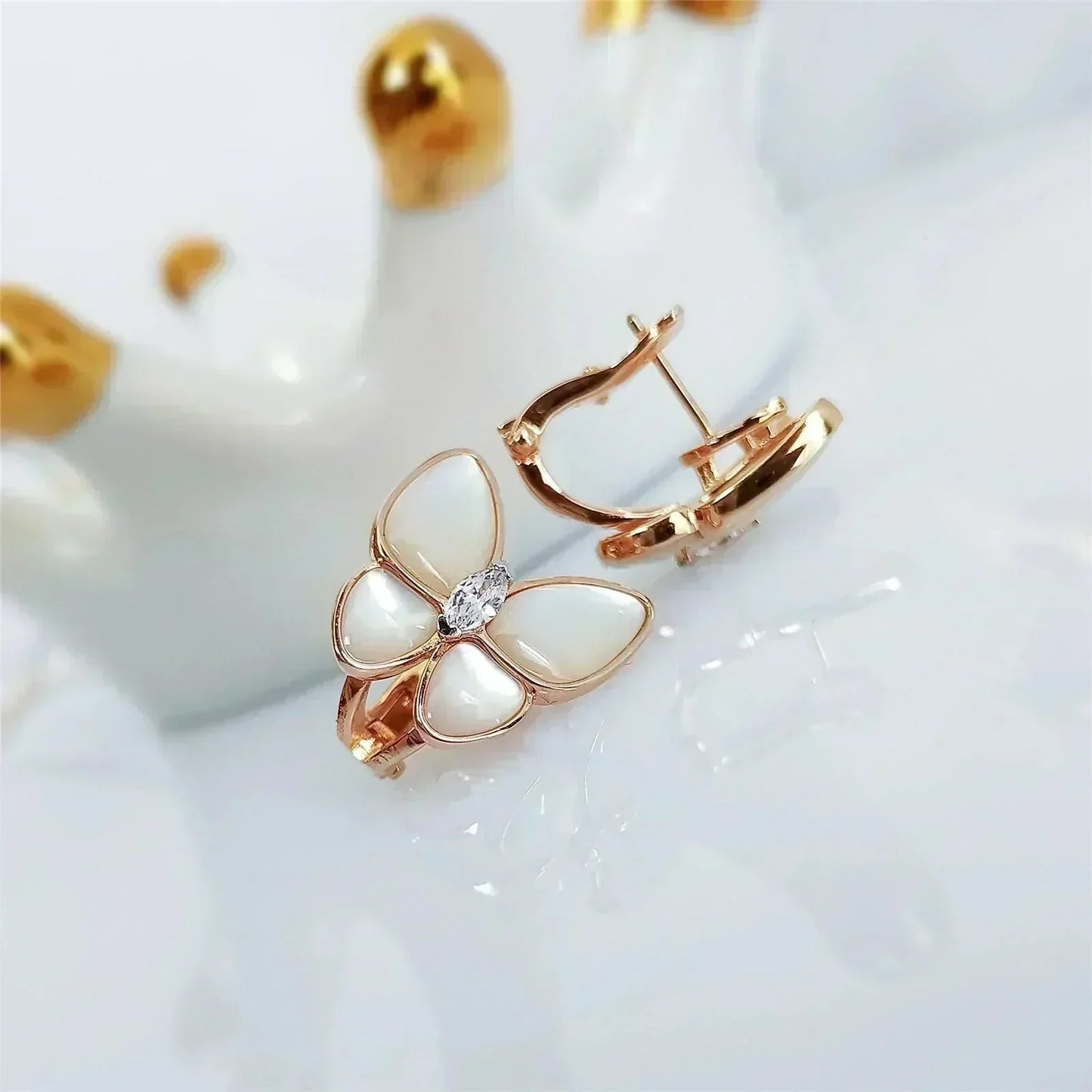 [✨ROSE✨]BUTTERFLY MOP DIAMOND EARRINGS