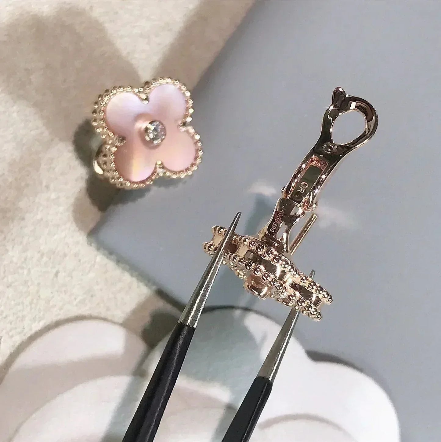 [✨ROSE✨]CLOVER MEDIUM 1 MOTIFS  PINK MOP DIAMOND EARRINGS