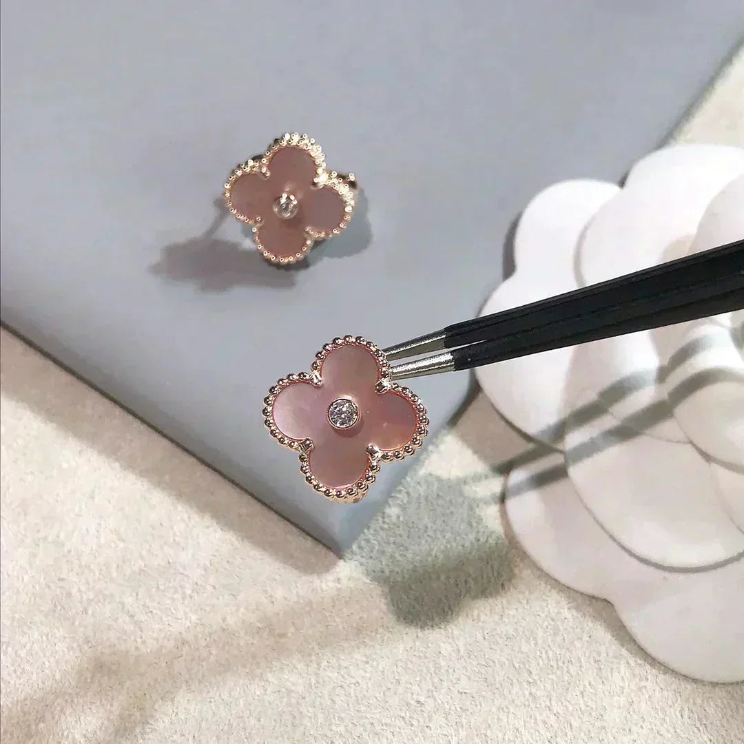 [✨ROSE✨]CLOVER MEDIUM 1 MOTIFS  PINK MOP DIAMOND EARRINGS