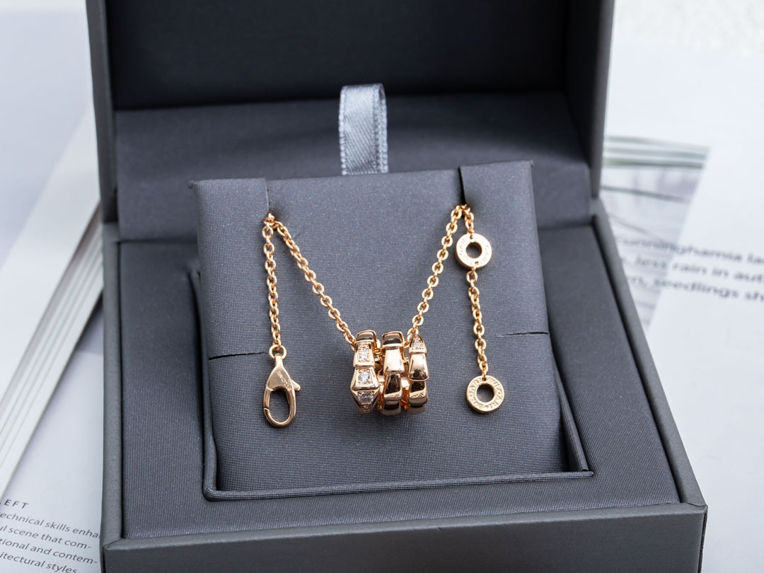 [✨ROSE✨]SERPENTI PINK GOLD NECKLACE DIAMOND
