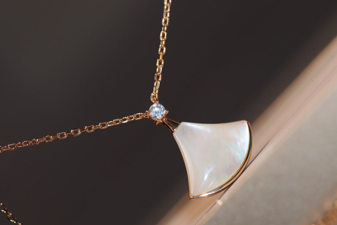 [✨ROSE✨]DREAM NECKLACE WHITE MOP PINK GOLD 1 DIAMOND