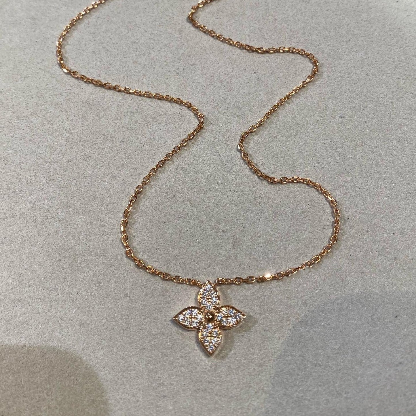 [✨ROSE✨]STAR DIAMOND NECKALCE