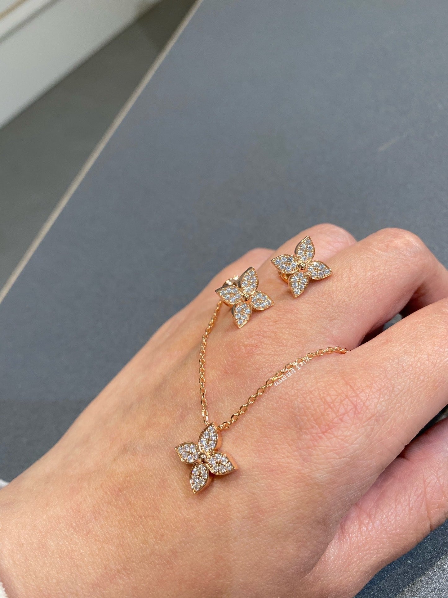 [✨ROSE✨]STAR DIAMOND NECKALCE