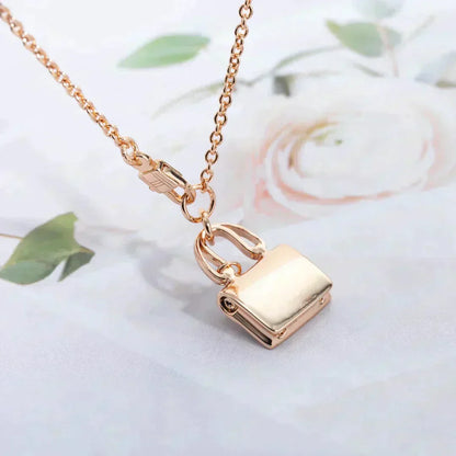 [✨ROSE✨]AMULETTE PEDANT ROSE GOLD NECKLACE