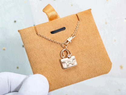 [✨ROSE✨]AMULETTE PEDANT ROSE GOLD NECKLACE