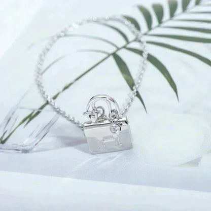 [✨ROSE✨]AMULETTE PEDANT SILVER NECKLACE