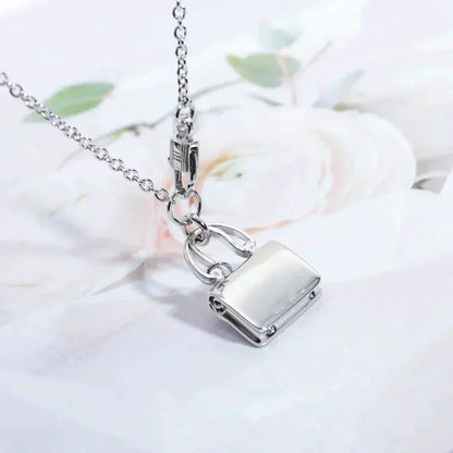 [✨ROSE✨]AMULETTE PEDANT SILVER NECKLACE