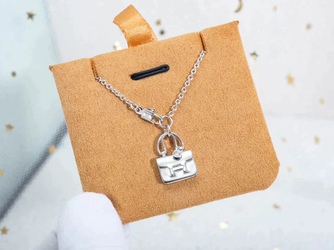 [✨ROSE✨]AMULETTE PEDANT SILVER NECKLACE