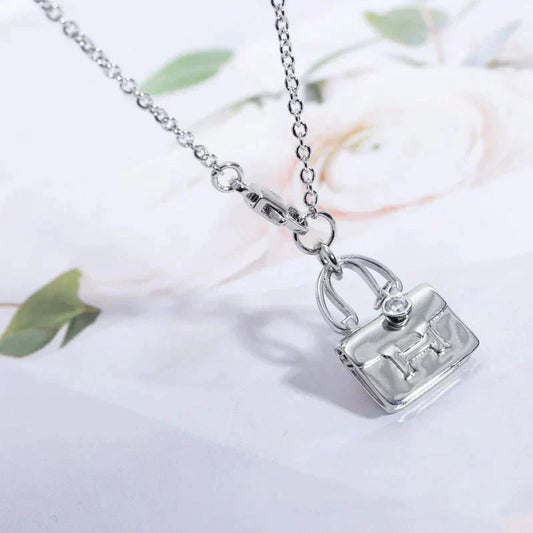 [✨ROSE✨]AMULETTE PEDANT SILVER NECKLACE