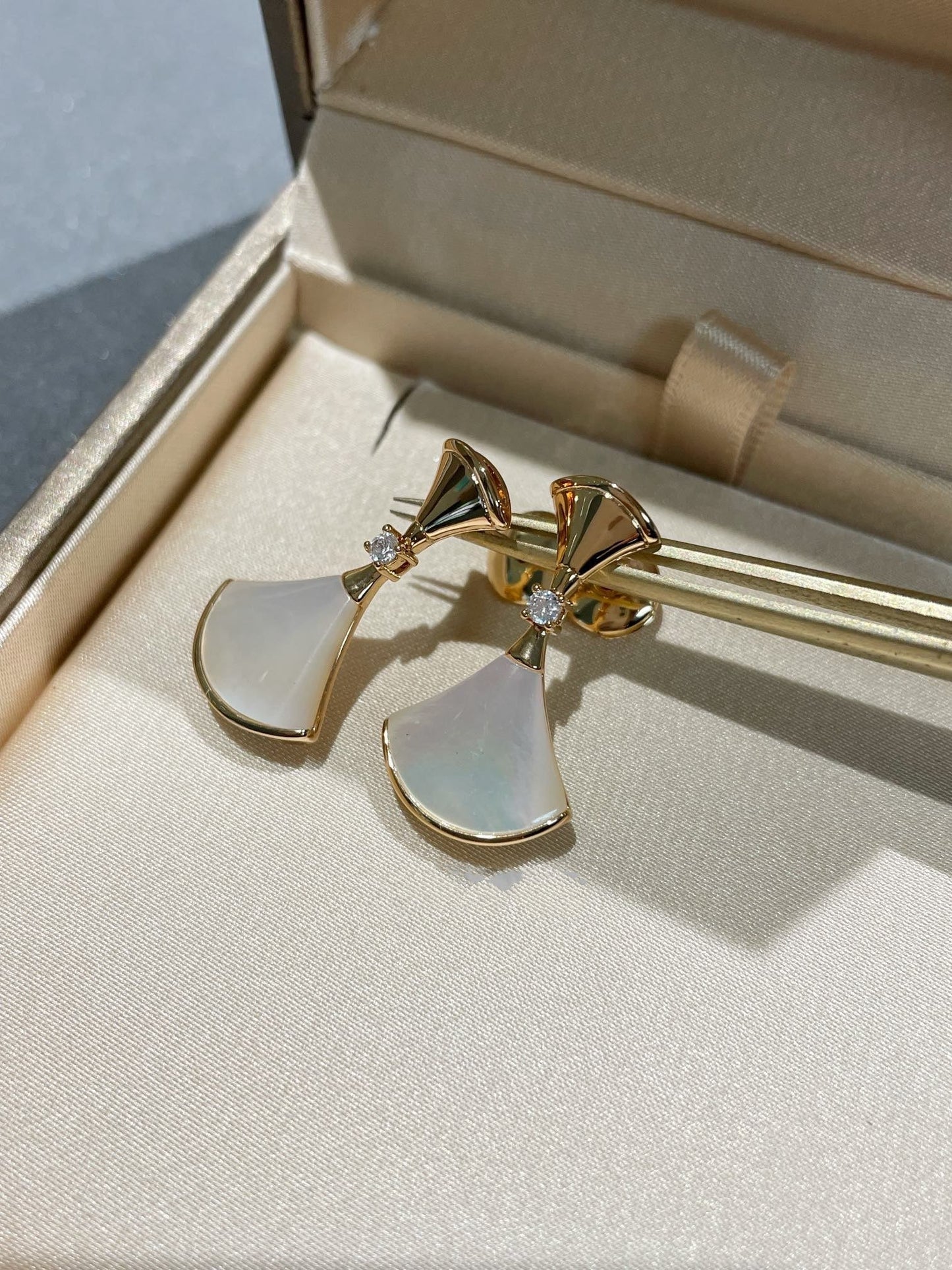 [✨ROSE✨]DREAM MOP 1 DIAMOND EARRINGS