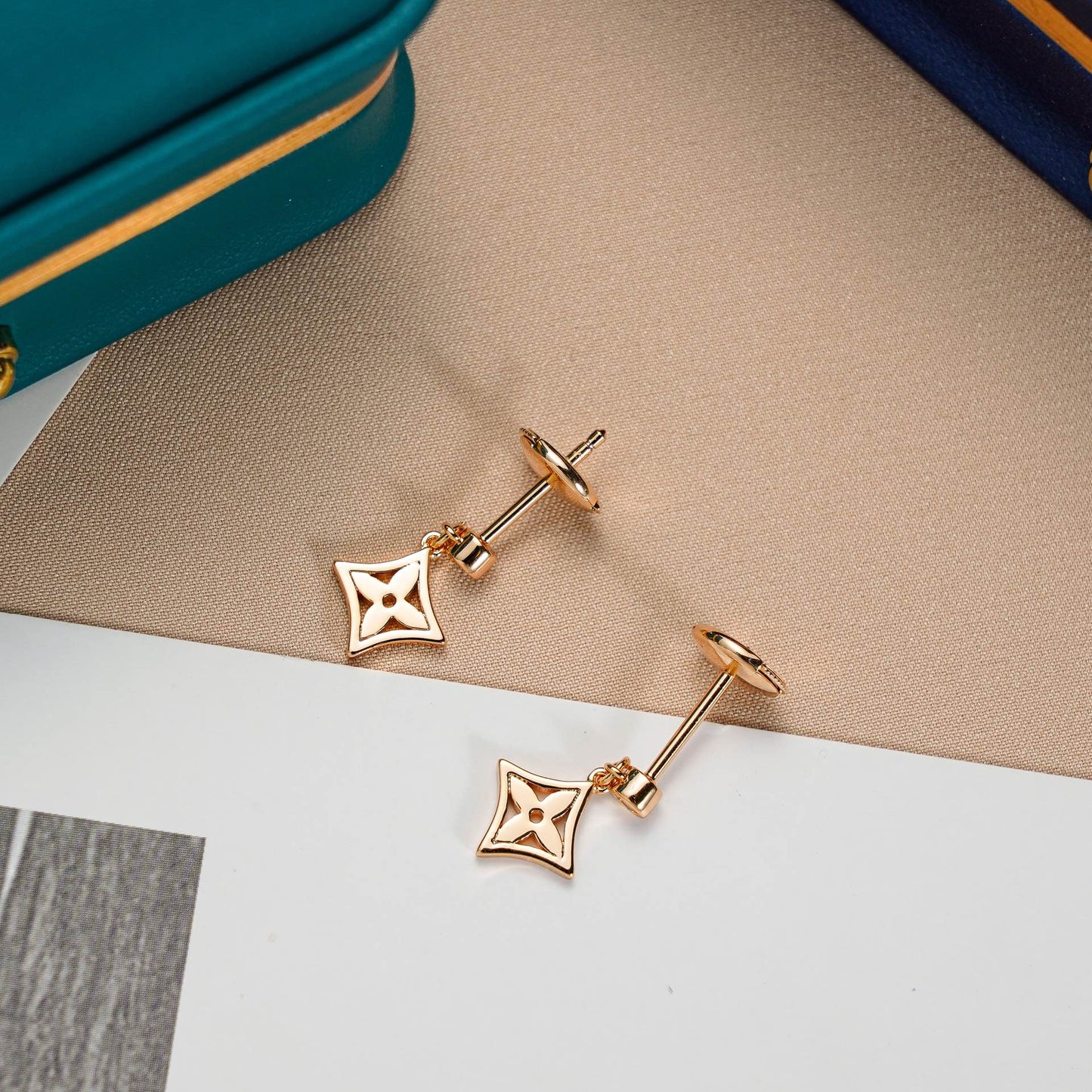 [✨ROSE✨]STAR EARRINGS GOLD