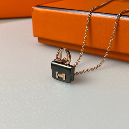 [✨ROSE✨]CONSTANCE BLACK PEDANT PINK GOLD NECKLACE