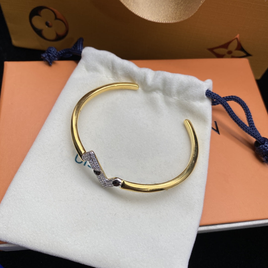 [✨ROSE✨]VOLTE UPSITE DOWN DIAMOND GOLD OPEN BRACELET