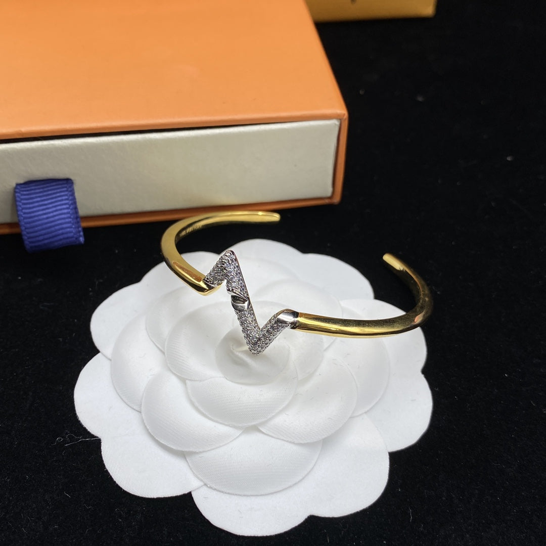 [✨ROSE✨]VOLTE UPSITE DOWN DIAMOND GOLD OPEN BRACELET