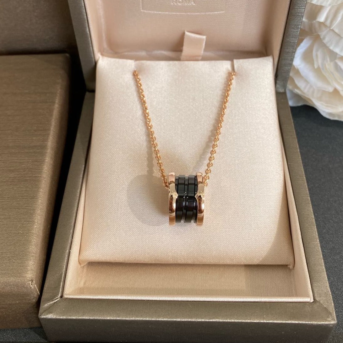 [✨ROSE✨]ZERO 1 BLACK CERAMIC PINK GOLD NECKLACE