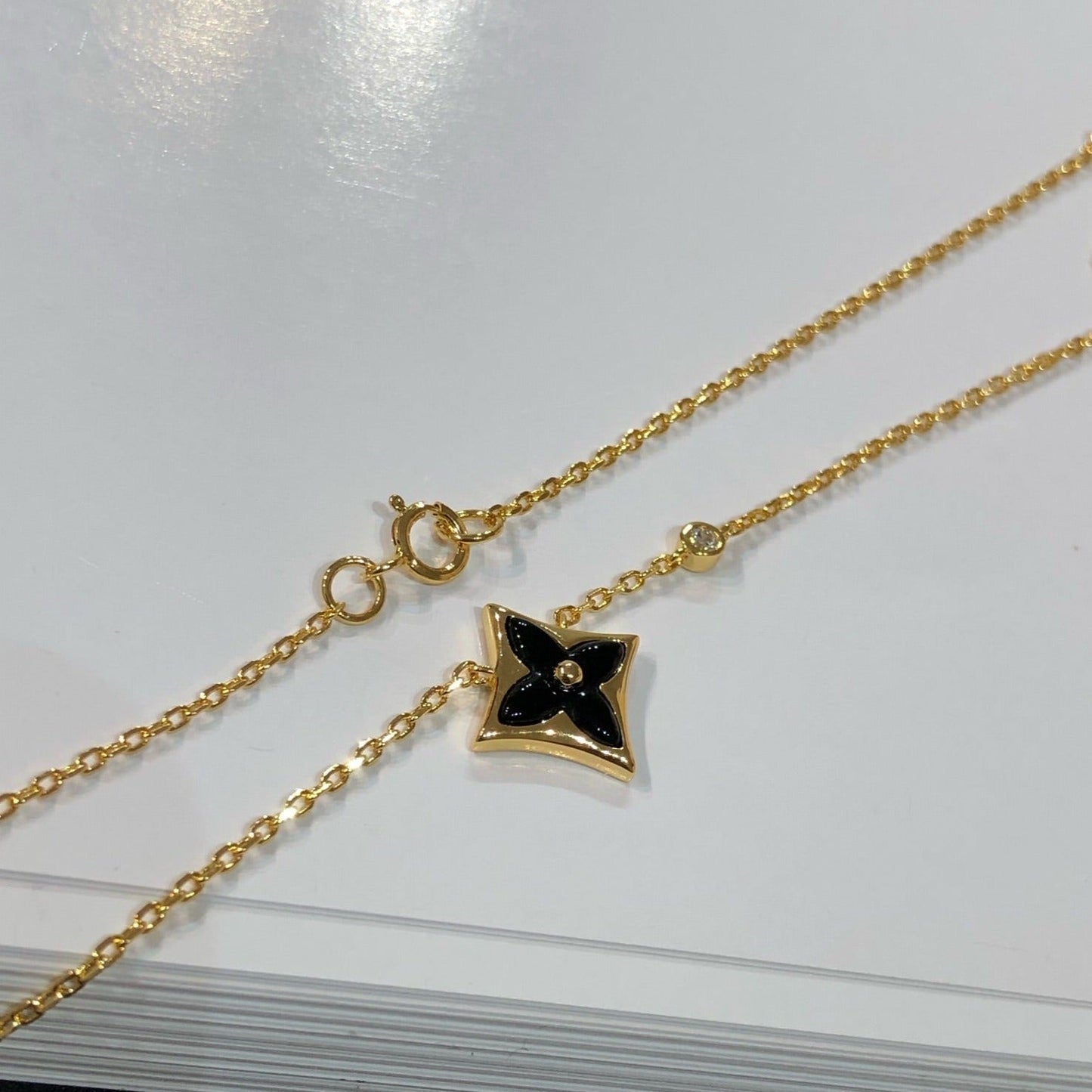 [✨ROSE✨]STAR BLACK MOP NECKLACE
