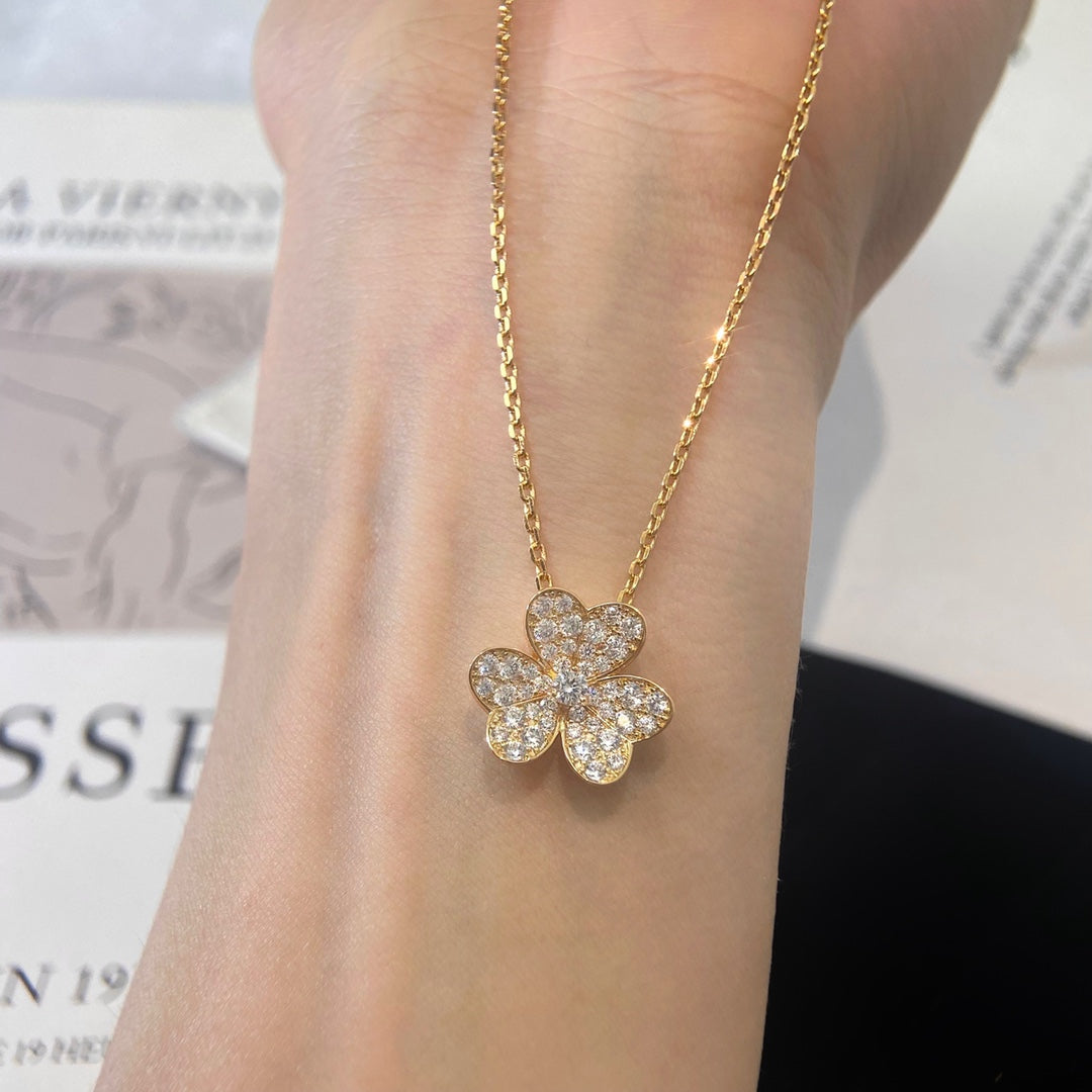 [✨ROSE✨]FLOWER DIAMOND NECKLACE