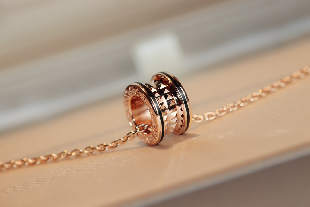 [✨ROSE✨]ZERO 1 ROCK PEDANT PINK GOLD BLACK NECKLACE