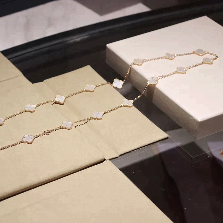 [✨ROSE✨]CLOVER 20 MOTIFS WHITE MOP NECKLACE