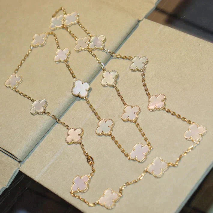 [✨ROSE✨]CLOVER 20 MOTIFS WHITE MOP NECKLACE
