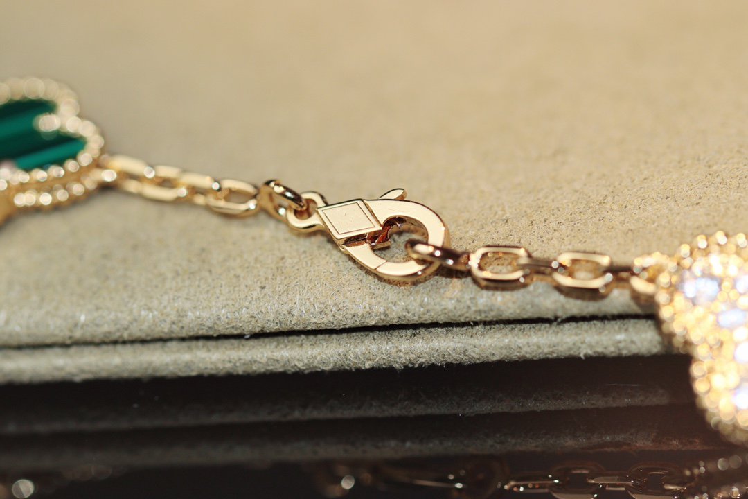 [✨ROSE✨]CLOVER 20 MOTIFS ONYX ROSE GOLD