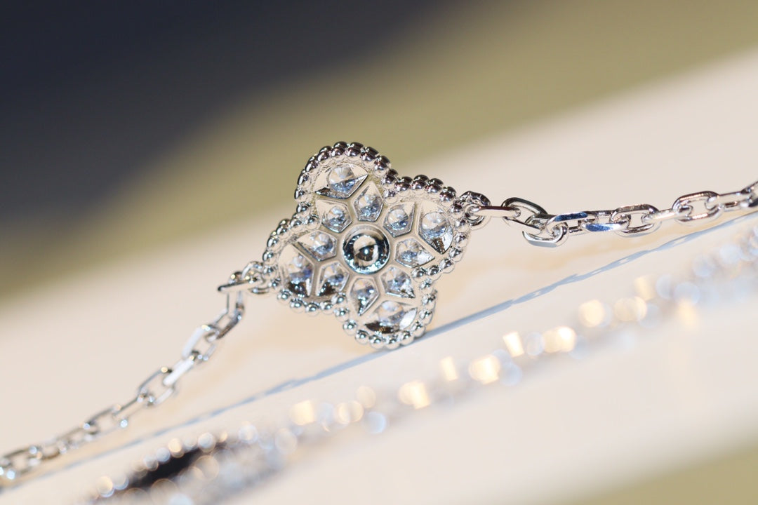 [✨ROSE✨]CLOVER 20 MOTIFS ONYX DIAMOND SILVER