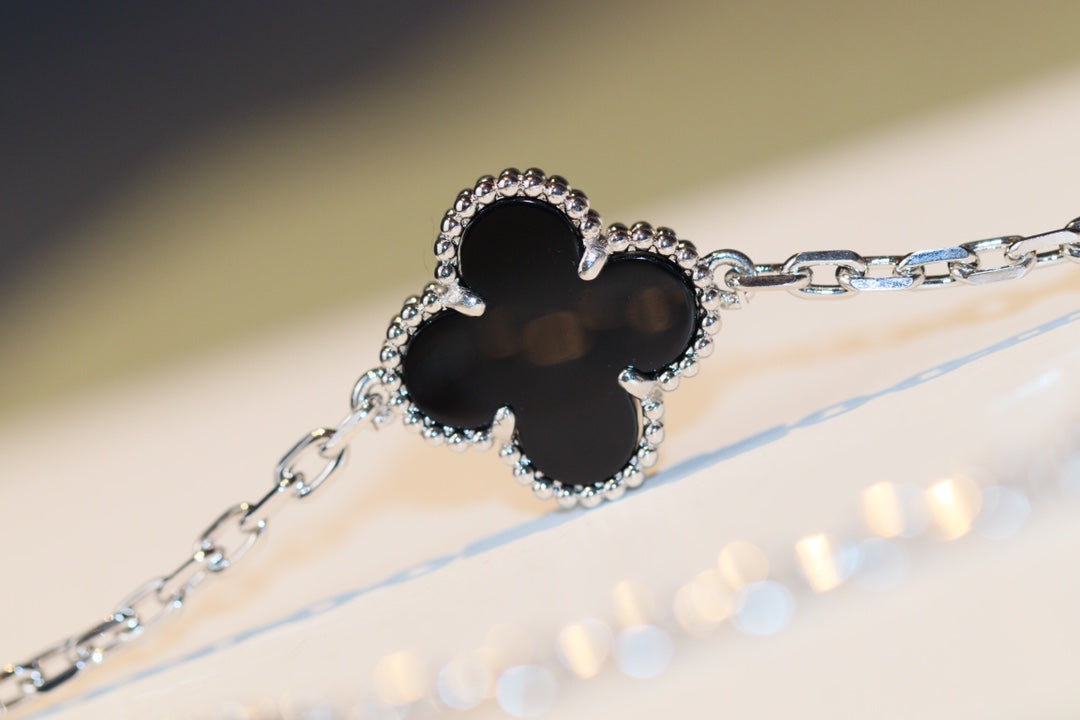 [✨ROSE✨]CLOVER 20 MOTIFS ONYX DIAMOND SILVER