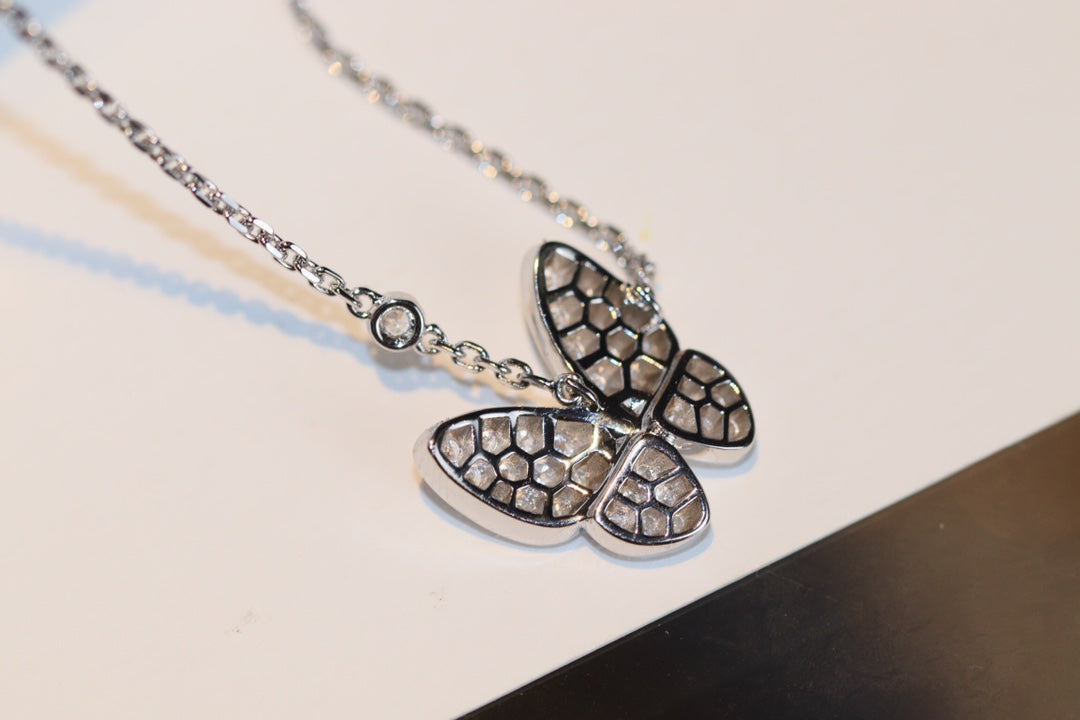 [✨ROSE✨]BUTTERFLY DIAMOND NECKLACE