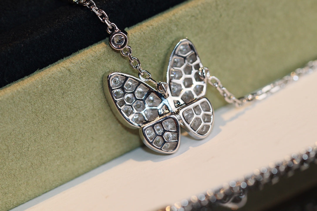 [✨ROSE✨]BUTTERFLY DIAMOND NECKLACE