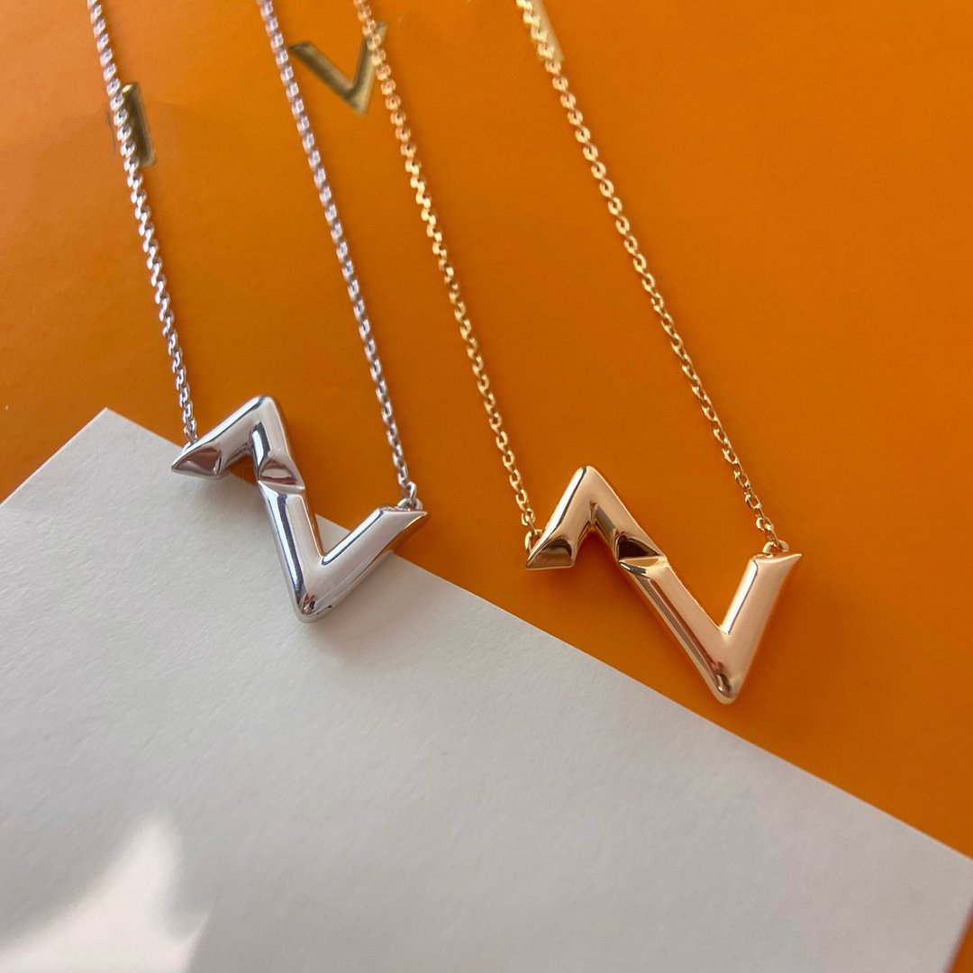 [✨ROSE✨]VOLTE UPSIDE DOWN NECKLACE