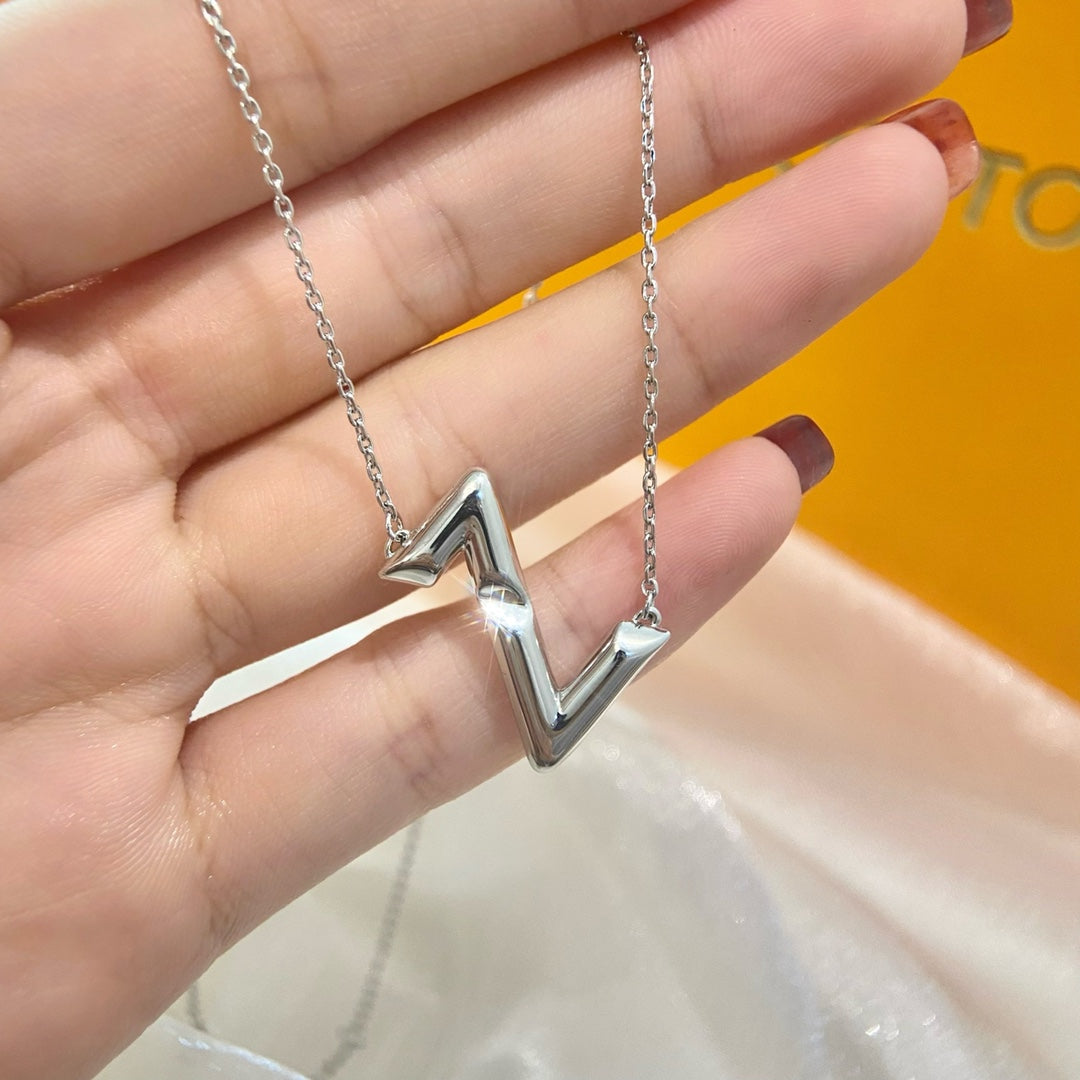 [✨ROSE✨]VOLTE UPSIDE DOWN NECKLACE