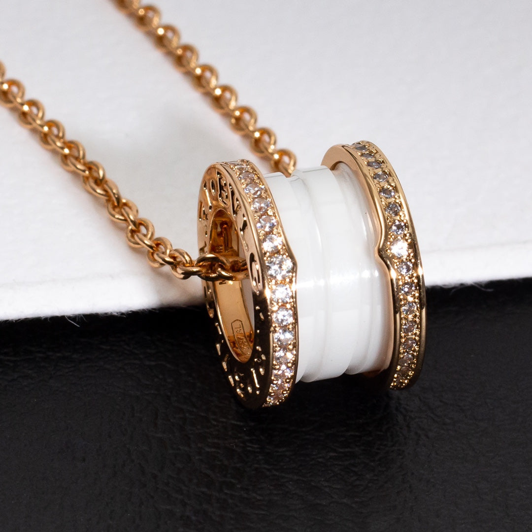 [✨ROSE✨]ZERO 1 WHITE CERAMIC PINK GOLD DIAMOND NECKLACE