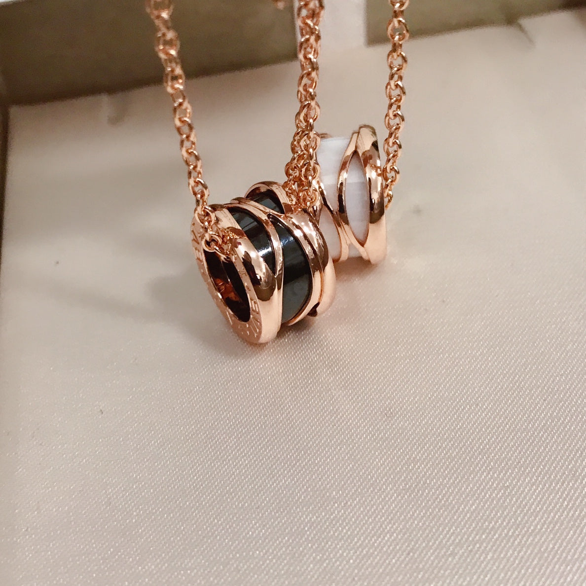 [✨ROSE✨]ZERO 1 FOUR BAND PINK GOLD CERAMIC
