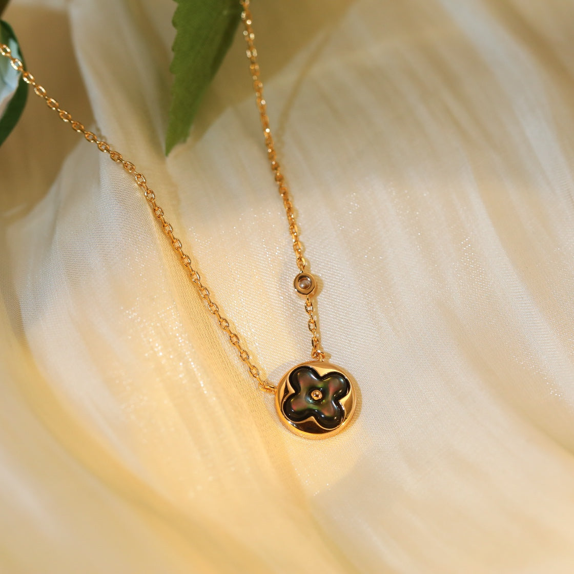 [✨ROSE✨]SUN PEDANT PINK GOLD 1 DIAMOND NECKLACE