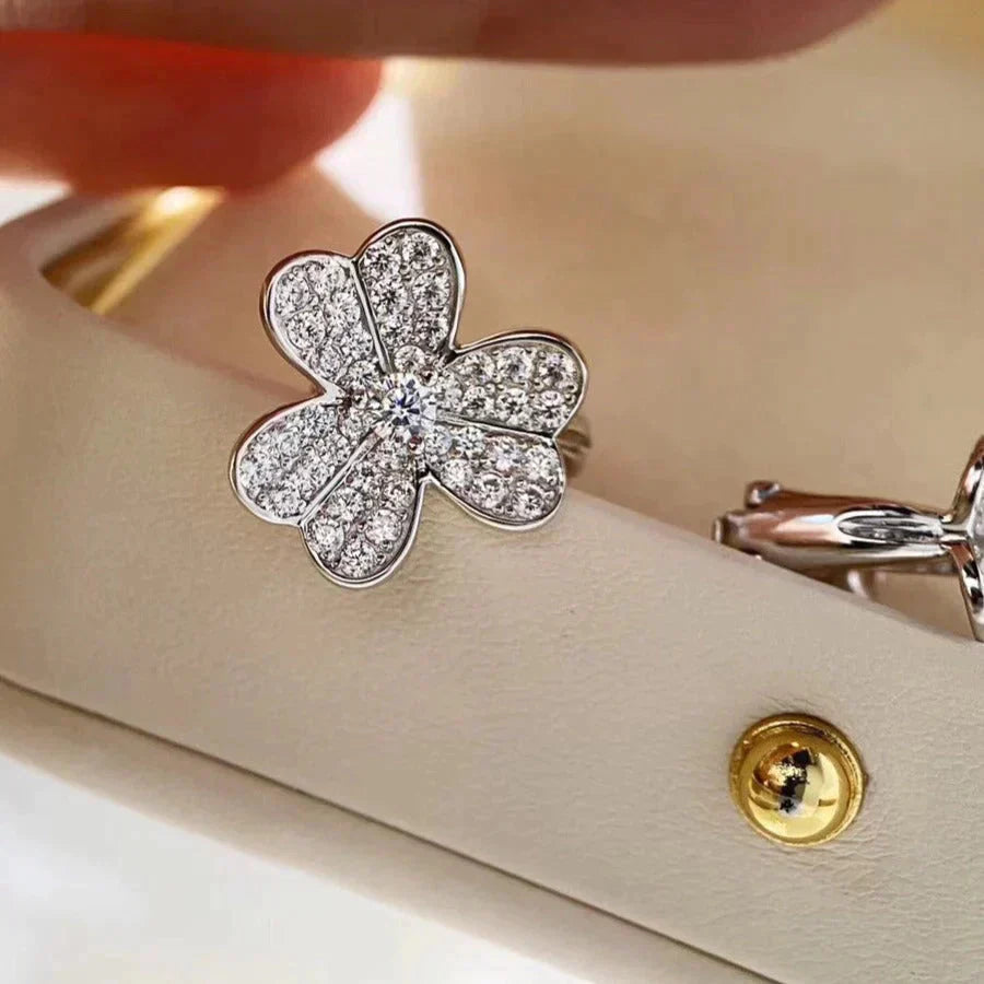[✨ROSE✨]CLOVER COMOS DIAMOND EARRINGS SILVER