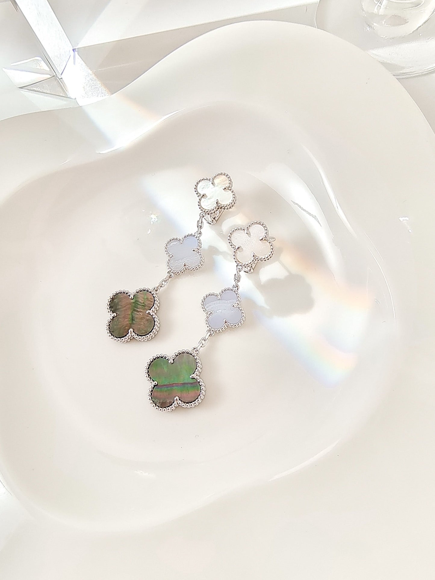 [✨ROSE✨]CLOVER 3 MOTIFS CHALCEDONY DARK MOP SILVER EARRINGS