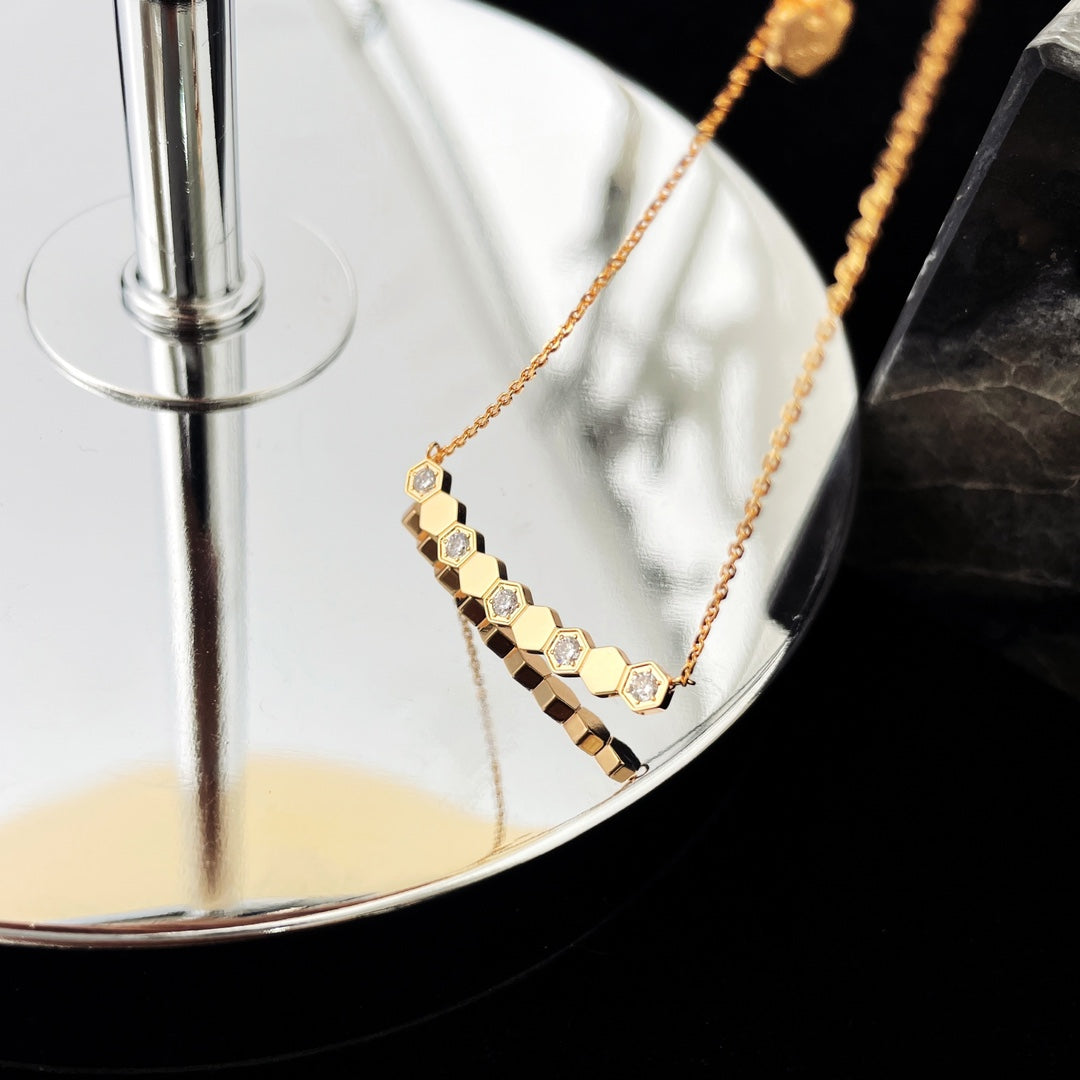 [✨ROSE✨]BEE MY LOVE DIAMOND NECKLACE