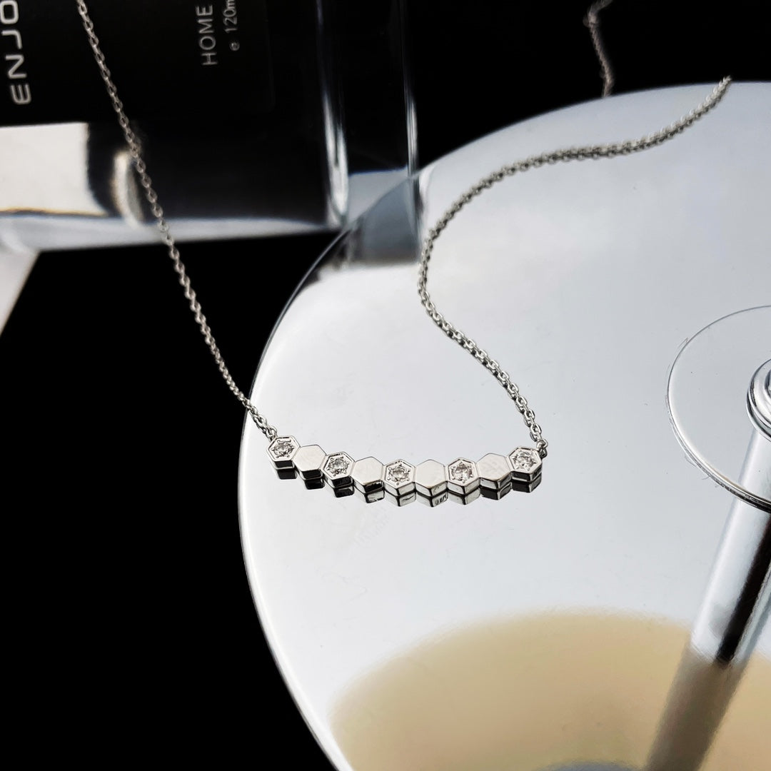 [✨ROSE✨]BEE MY LOVE DIAMOND NECKLACE